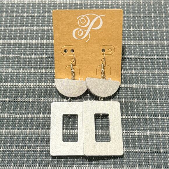 New Plunder “Gracie” Matte Silver Wood Earrings (3”) - Picture 1 of 3